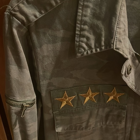 Willow & Clay military inspired jacket or shirt in size M perfect condition ! - Picture 3 of 5